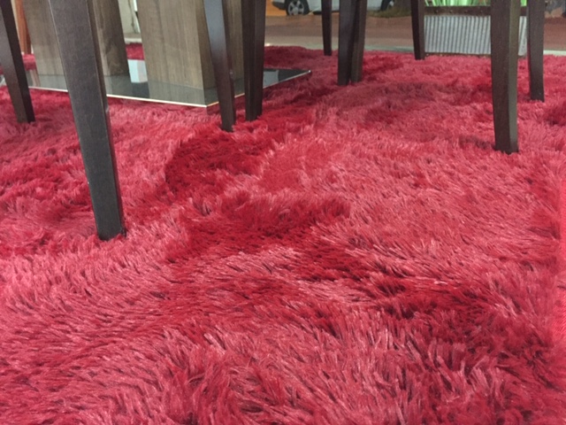 Alfombra sintética roja